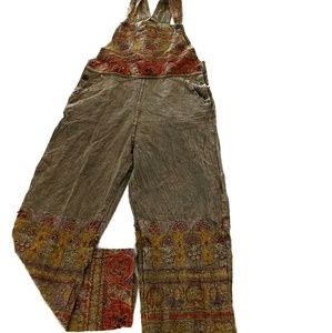 Boho hippie chick overalls 🌼☮️💜